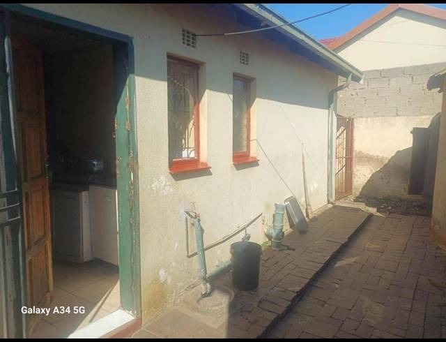 4 BEDROOM HOUSE FOR SALE IN MAOKENG